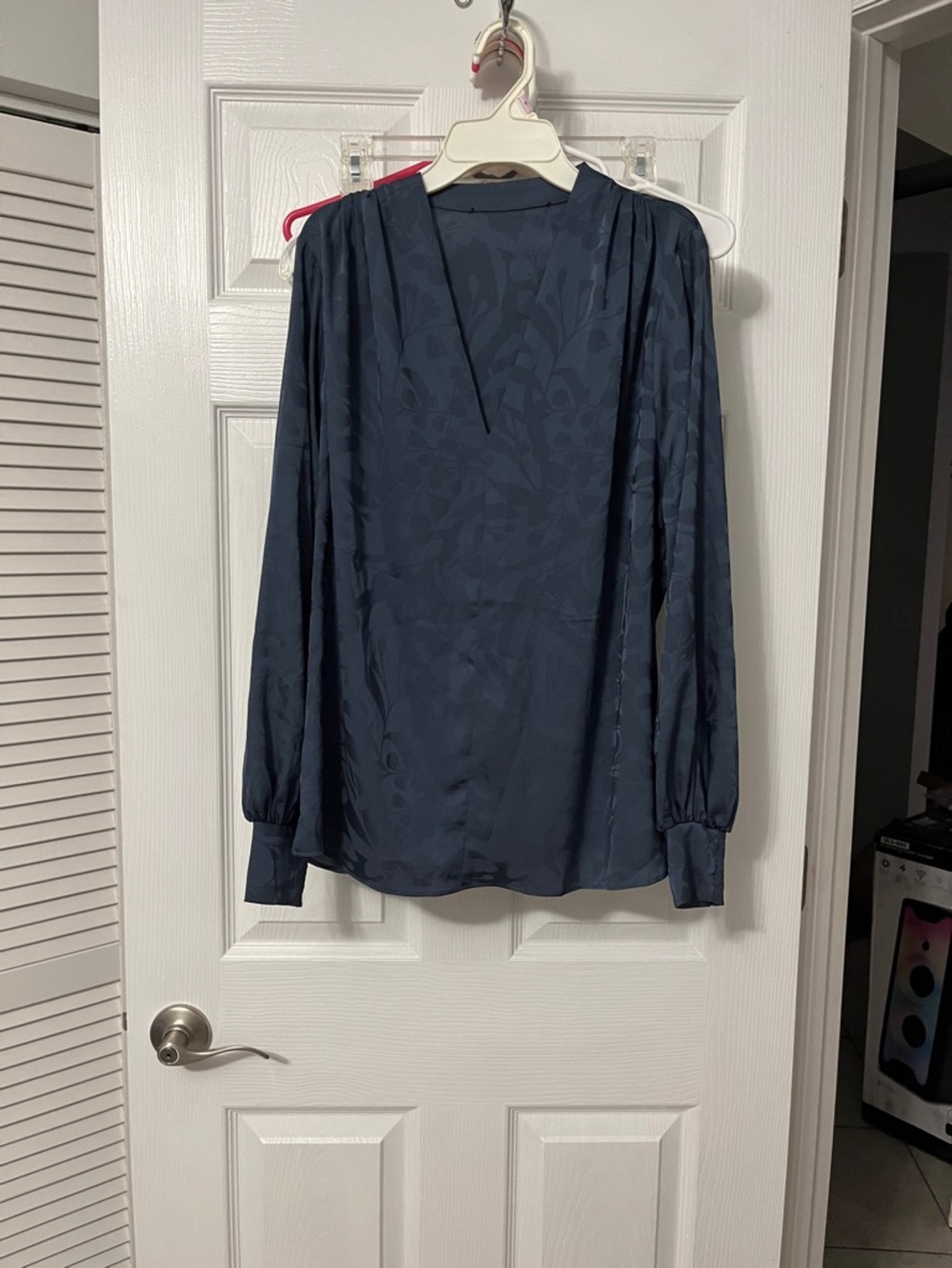 Womens Navy Long-Sleeve V-Neck Blouse L